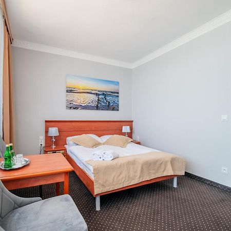 Hotel Wodnik Twoj Hotel Z Widokiem Na Morze 尤斯托尼莫斯基 外观 照片