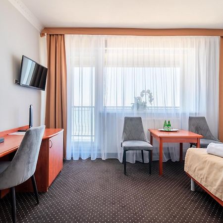 Hotel Wodnik Twoj Hotel Z Widokiem Na Morze 尤斯托尼莫斯基 外观 照片