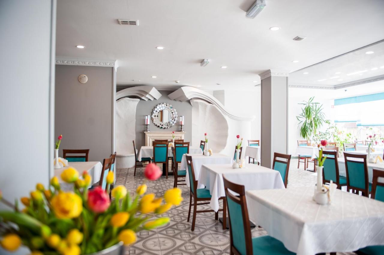 Hotel Wodnik Twoj Hotel Z Widokiem Na Morze 尤斯托尼莫斯基 外观 照片