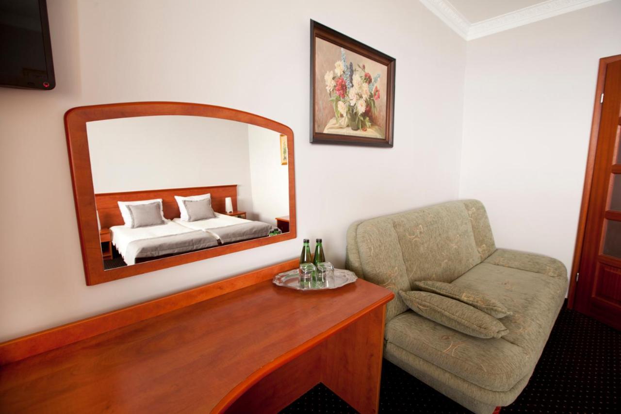 Hotel Wodnik Twoj Hotel Z Widokiem Na Morze 尤斯托尼莫斯基 外观 照片