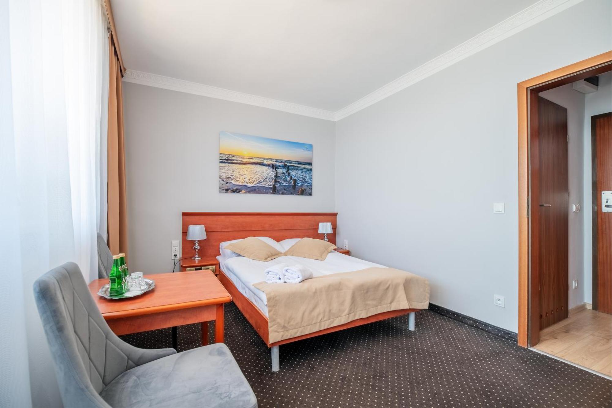 Hotel Wodnik Twoj Hotel Z Widokiem Na Morze 尤斯托尼莫斯基 外观 照片