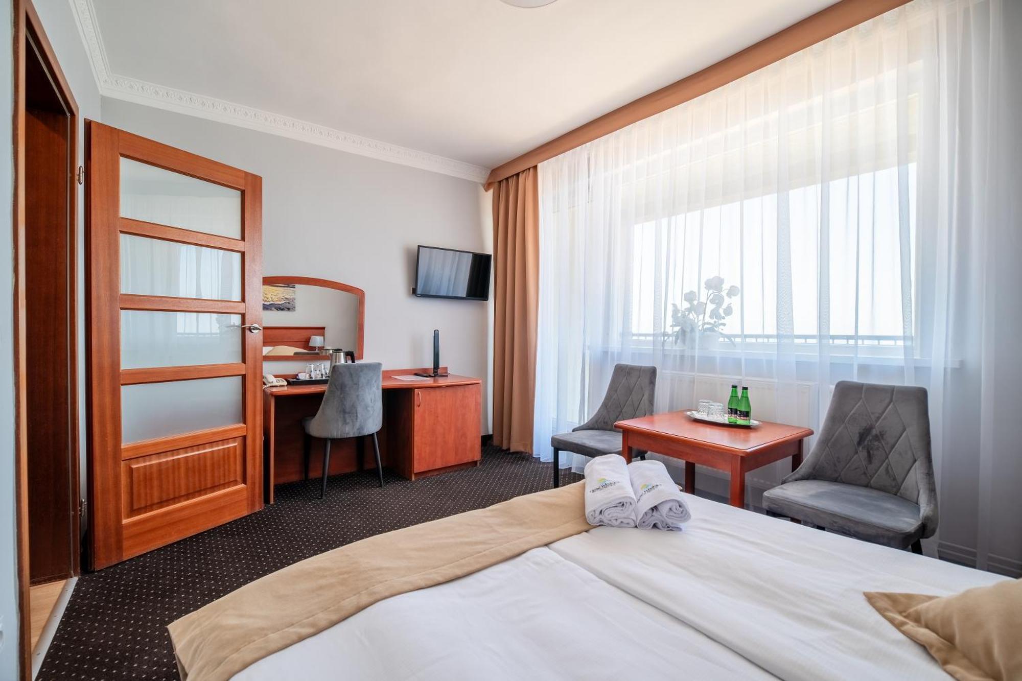 Hotel Wodnik Twoj Hotel Z Widokiem Na Morze 尤斯托尼莫斯基 外观 照片